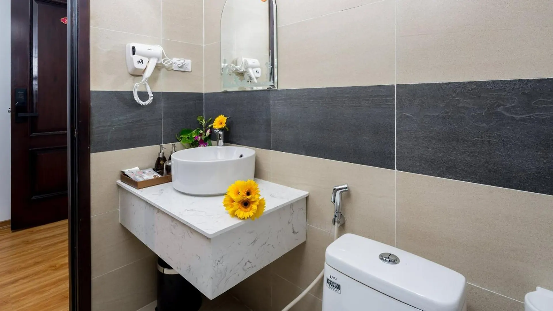 Silana Beachfront Hotel & Spa Da Nang