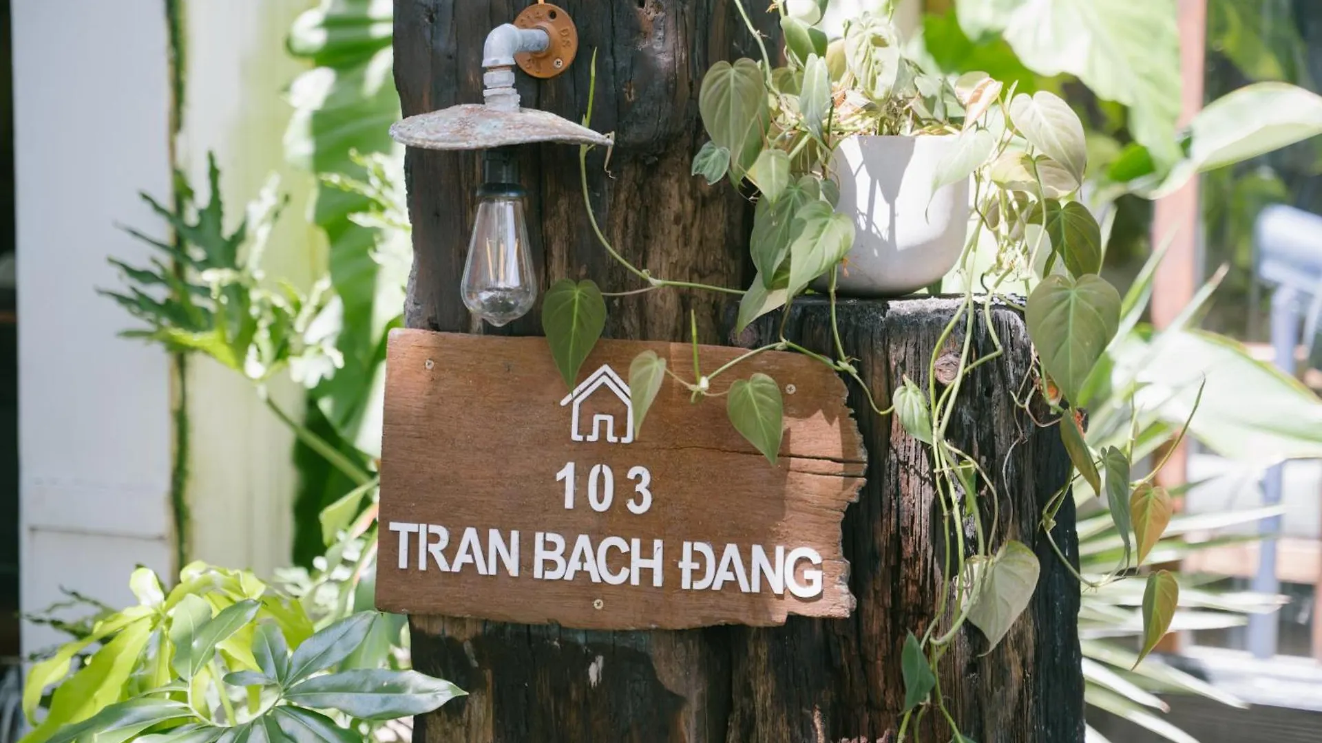 Silana Beachfront Hotel & Spa Da Nang