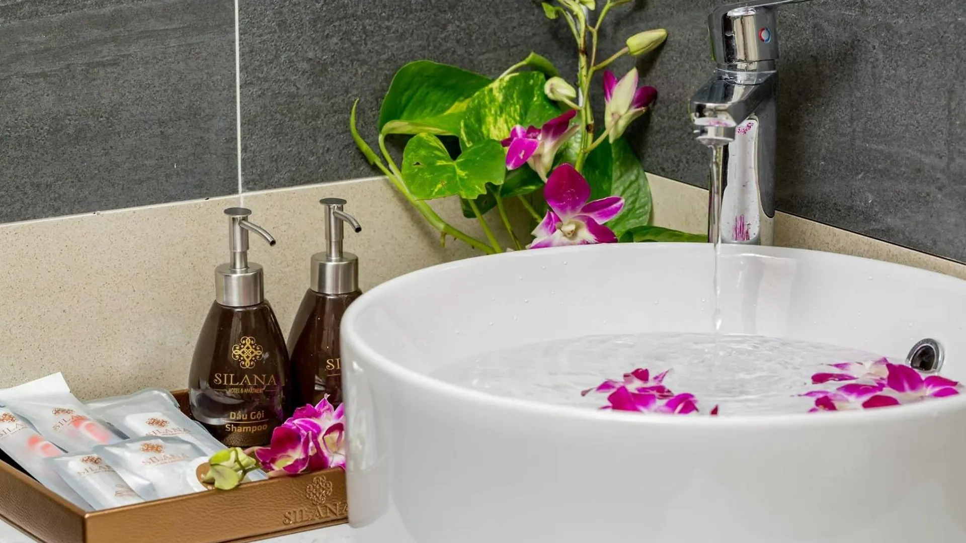 Silana Beachfront Hotel & Spa Da Nang