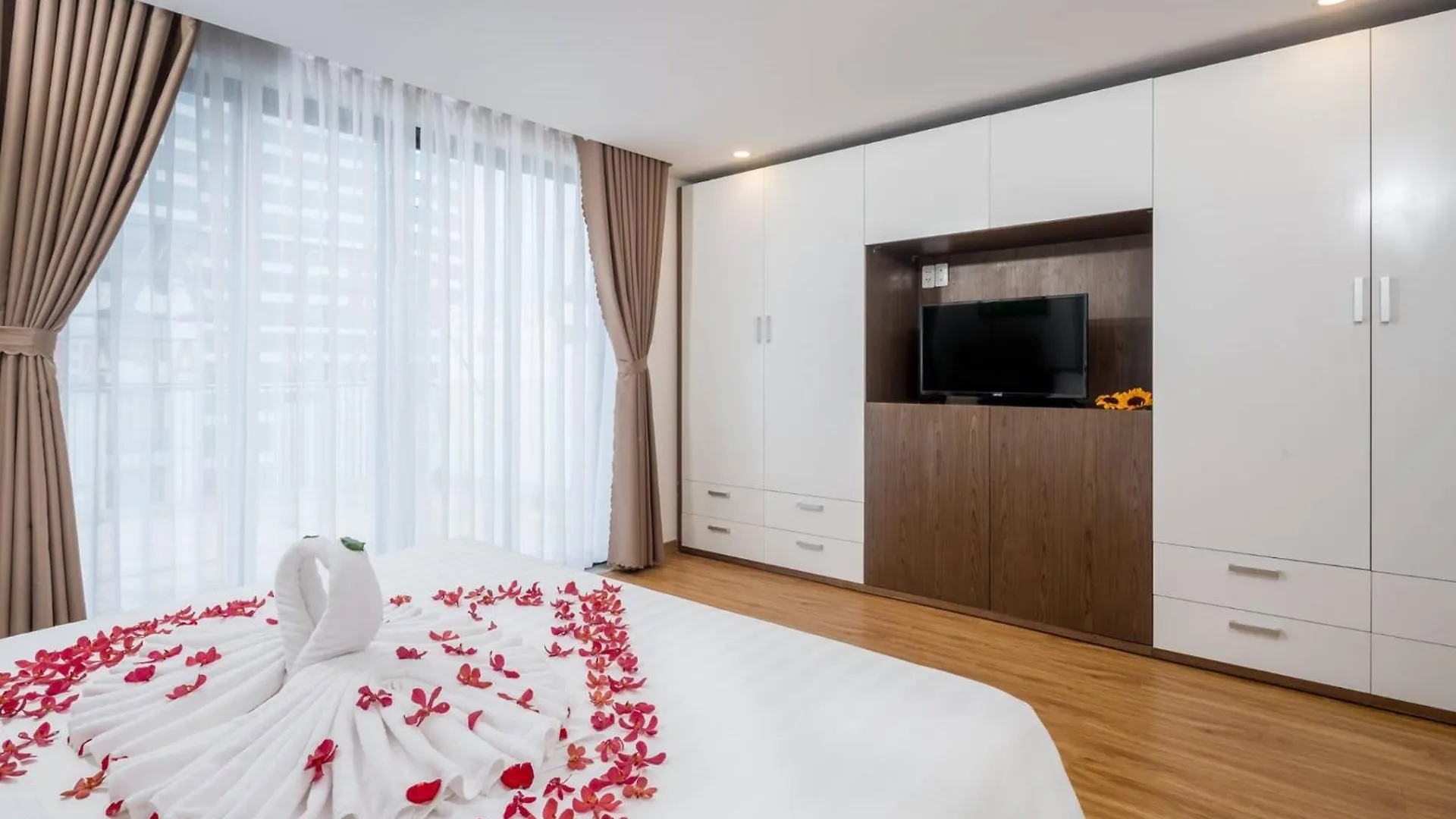 Silana Beachfront Hotel & Spa Da Nang 2*,